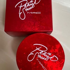 MAC limited edition settling powder New!